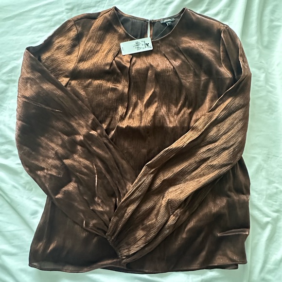 Metallic Gathered Neck Balloon Sleeve Top - Picture 9 of 11